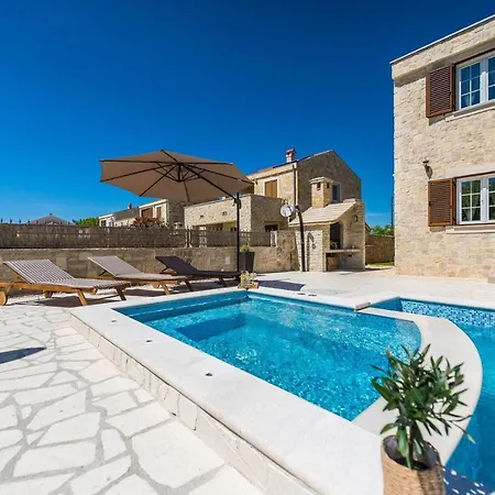 Villa Stancija Privlaka 2 With Heated Pol *
