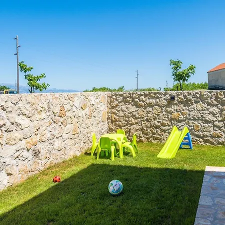 Villa Stancija Privlaka 2 With Heated Pol